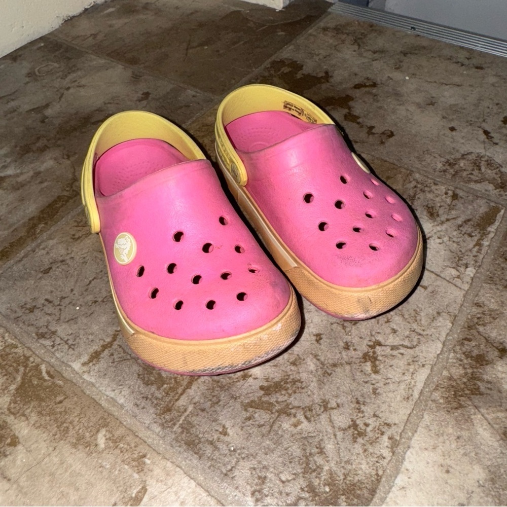 Kids Girls Crocs Brand Summer Pink and Yellow Slide Sandals Shoe Size 8-9